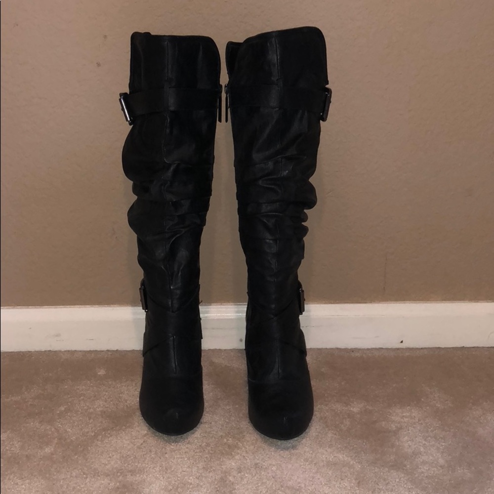 SHIEKH BLACK KNEE-HIGH BOOTS WITH HEELS